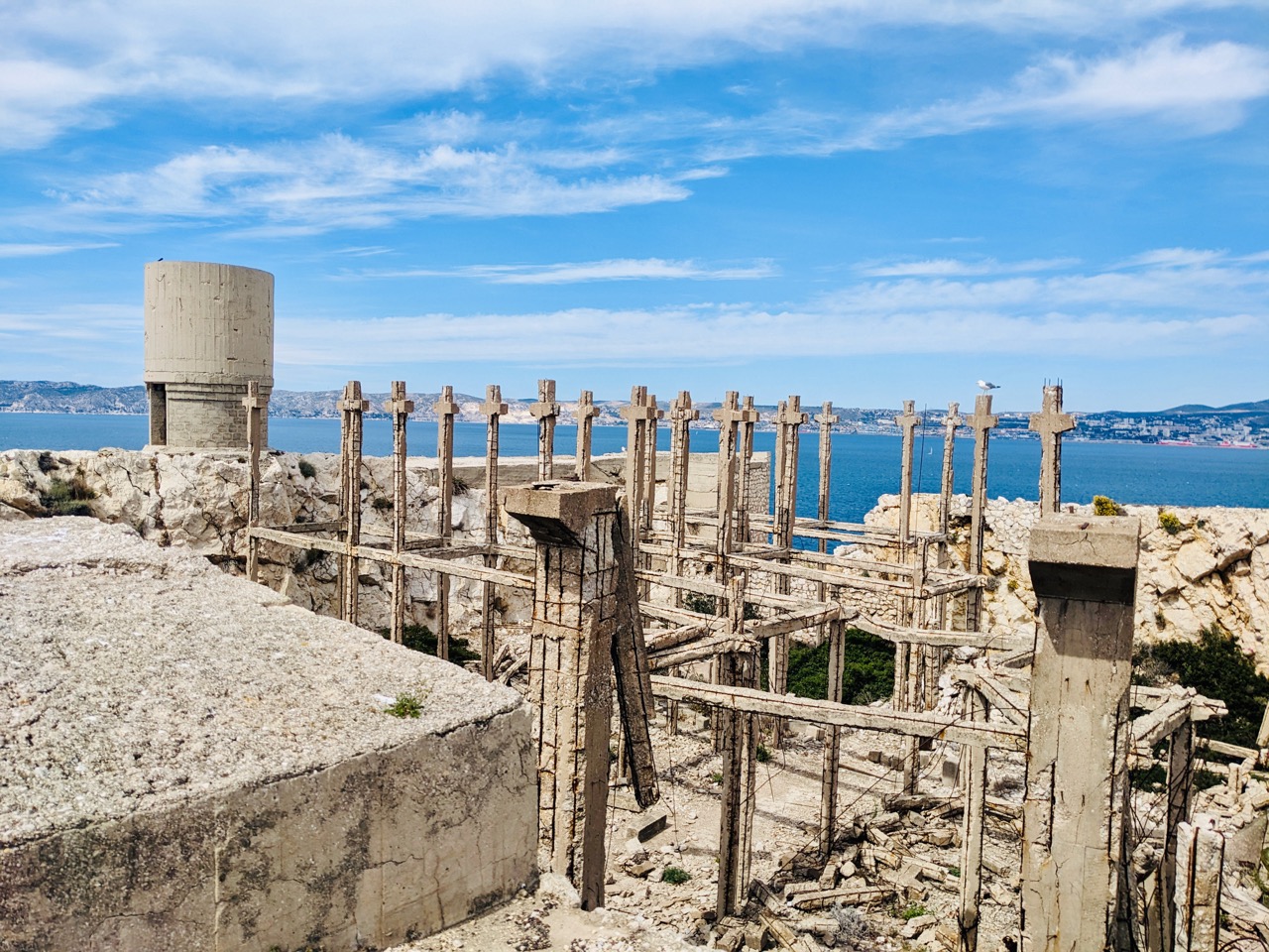 Gazing through the surreal concrete lacing of the Mucem.